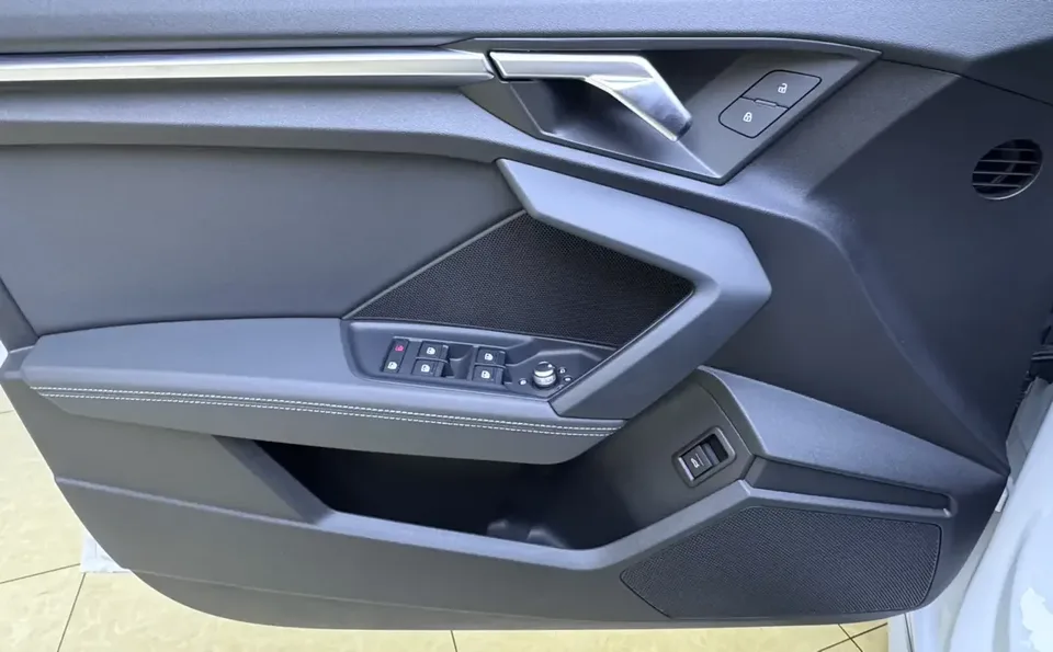 Audi A3 Audi A3 2022 A3L Limousine 35 TFSI Stylish Sports 2023 — thumbnail 4