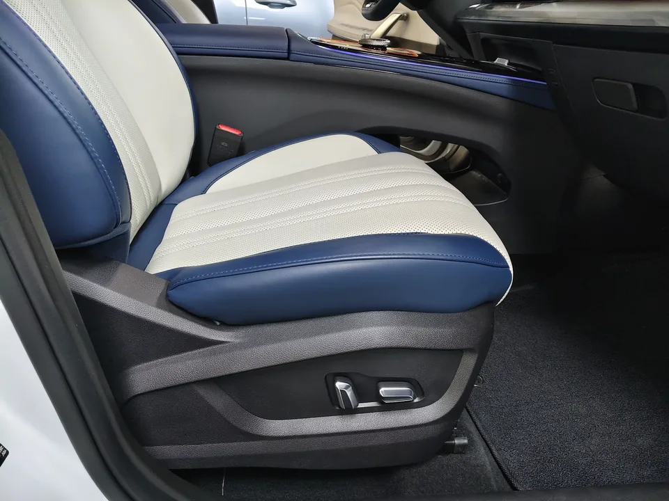 Exeed Xingtu Zhuifeng C-DM Xingtu Zhuifeng C-DM 2023 1.5TCI-DHT 105KM Royal Wind Edition 2024 — миниатюра 4
