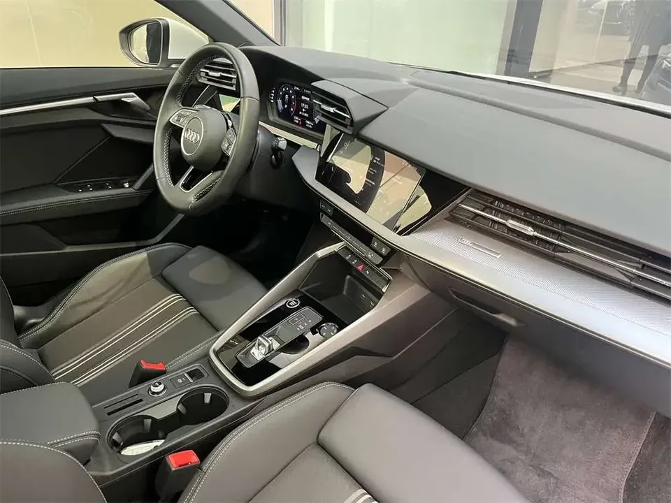 Audi A3 Audi A3 2024 Sportback 35 TFSI Stylish and sporty 2024 — thumbnail 4