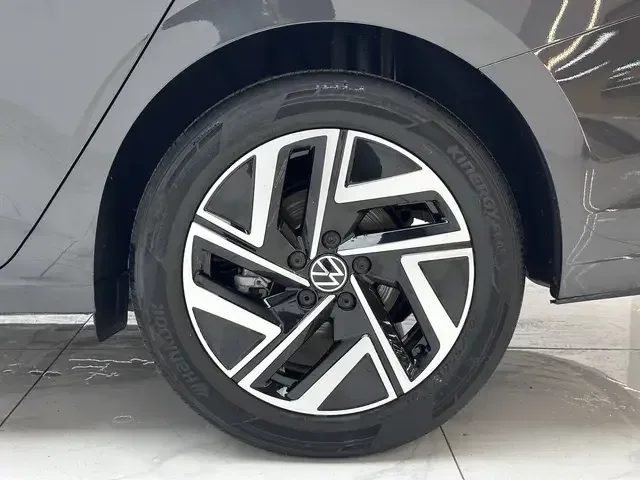 Volkswagen Sagitar Sagitar 2023 300TSI DSG Beyond Edition 2024 — thumbnail 3