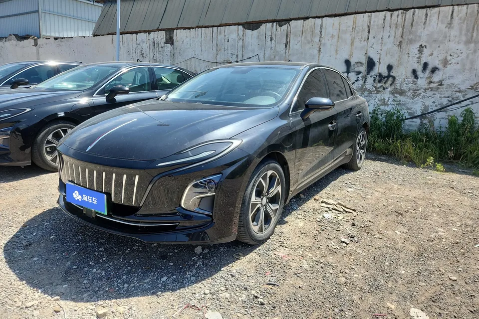 Hongqi E-QM5 Hongqi E-QM5 2023 Modified basic travel version 2023 — photo 1, buy with delivery to Moscow