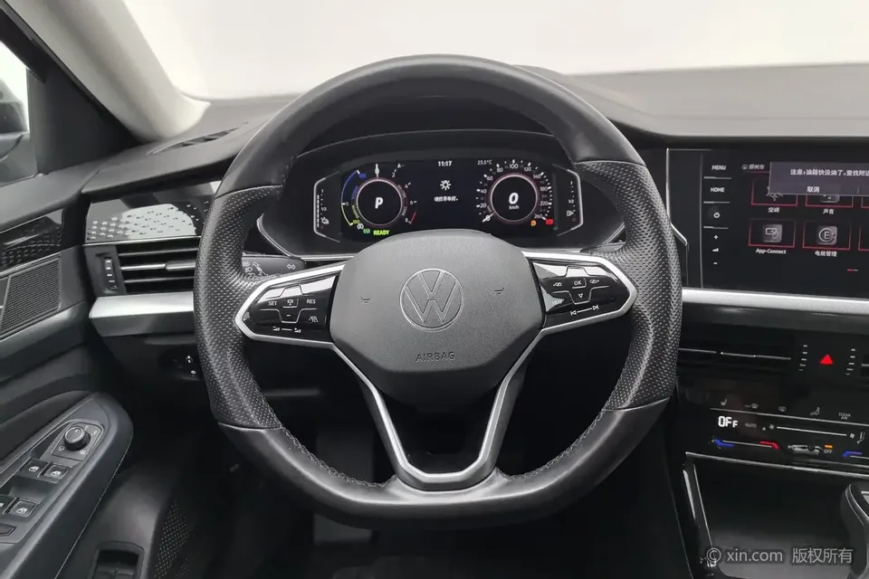 Volkswagen Passat PHEV Passat PHEV 2022 430PHEV Hybrid Luxury Edition 2022 — thumbnail 4