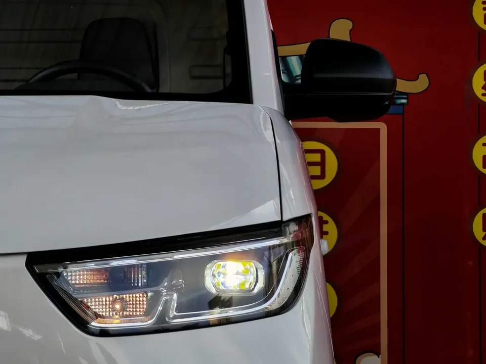 Wuling Yangguang Wuling Yangguang 2024 300km Comfort Window Edition 75kW 2025 — thumbnail 3