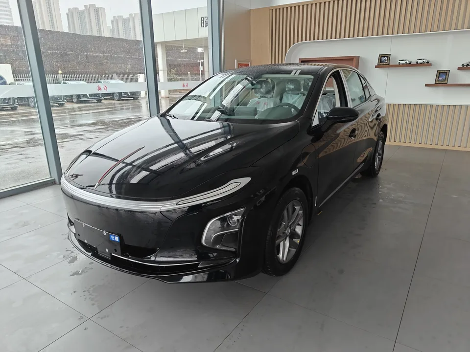 Hongqi E-QM5 Hongqi E-QM5 2025 500KM Travel Edition 2025 — photo 1, buy with delivery to Moscow