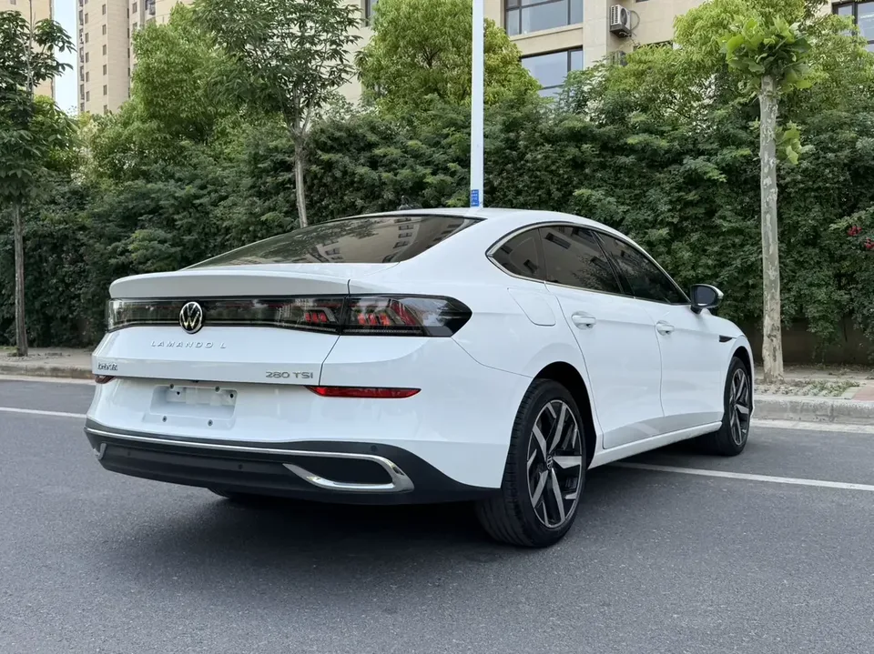 Volkswagen Lamando Lingdu 2022 Lingdu L 280TSI DSG Hot Edition 2023 — миниатюра 2