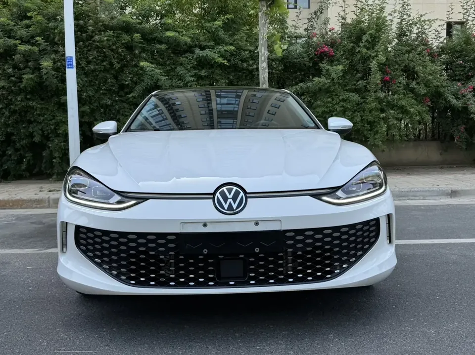 Volkswagen Lamando Lingdu 2022 Lingdu L 280TSI DSG Hot Edition 2023 — фото 1, купить с доставкой в Москву