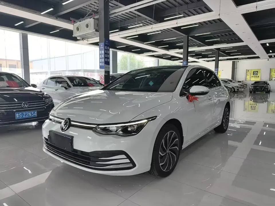 Volkswagen Golf golf 2023 280TSI DSG Pro 20th Anniversary 2024 — photo 1, buy with delivery to Moscow