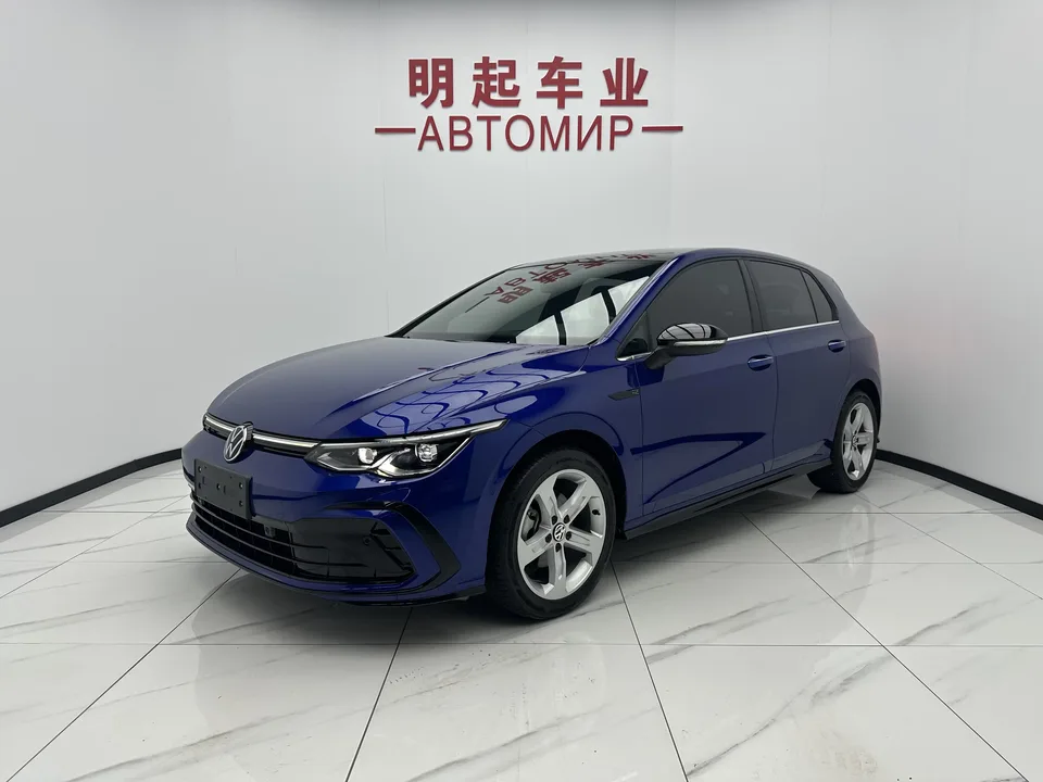 Volkswagen Golf golf 2023 280TSI DSG R-Line Lite 2022 — фото 1, купить с доставкой в Москву