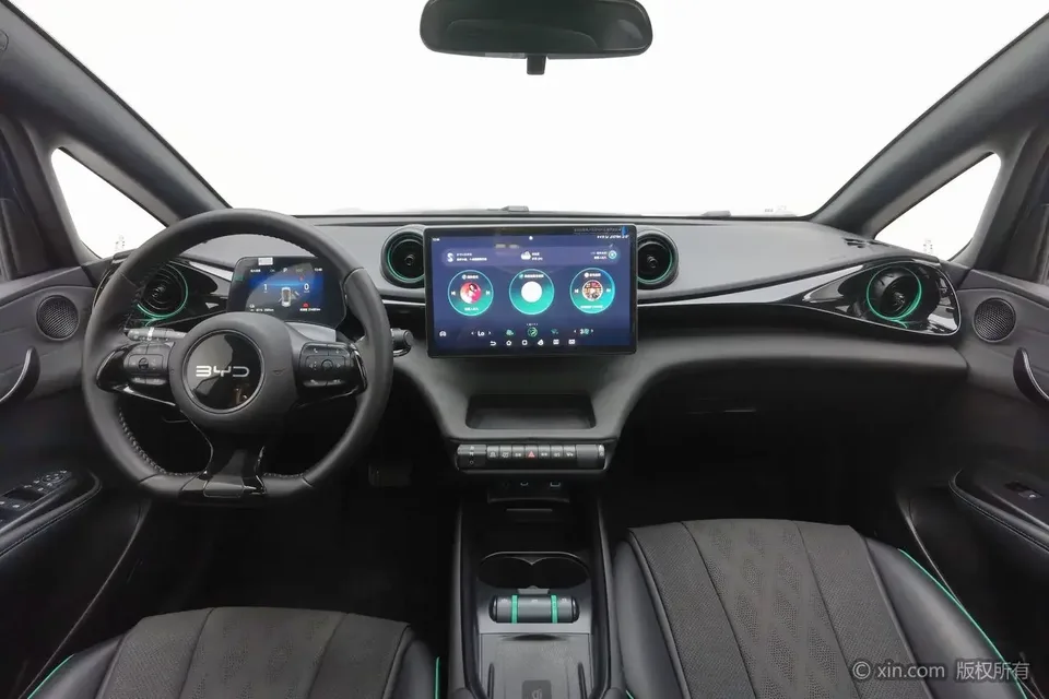 BYD Dolphin dolphin 2025 420KM Fashion Edition 2025 — thumbnail 4