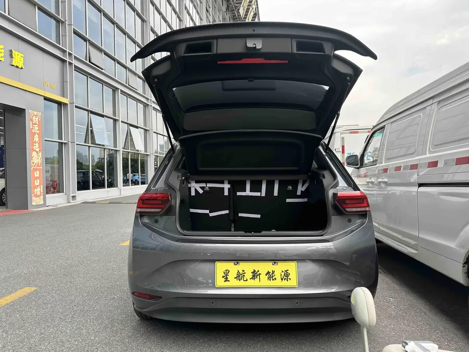 Volkswagen ID.3 Volkswagen ID.3 2024 Outstanding Edition 2023 — thumbnail 2