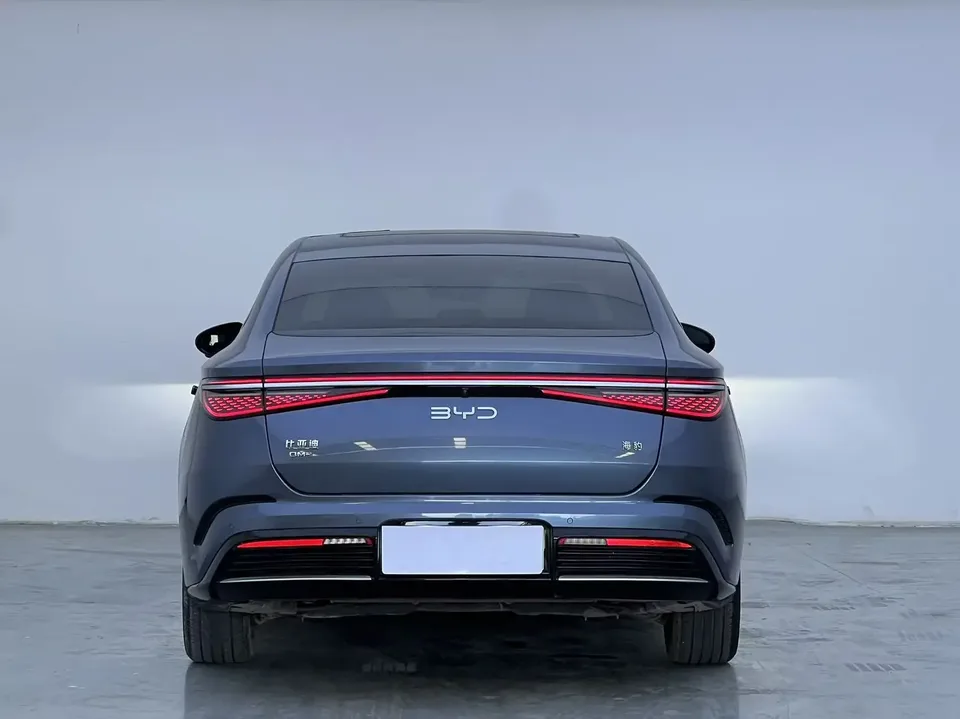 BYD Seal DM Seal DM 2023 DM-i 1.5L 121KM Luxury 2024 — thumbnail 2