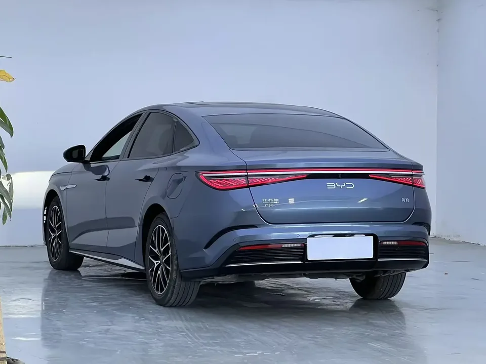 BYD Seal DM Seal DM 2023 DM-i 1.5L 121KM Luxury 2024 — thumbnail 4