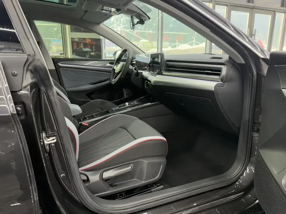 Volkswagen Lamando Lingdu 2022 Lingdu L 280TSI DSG Cool Edition 2022 — thumbnail 3