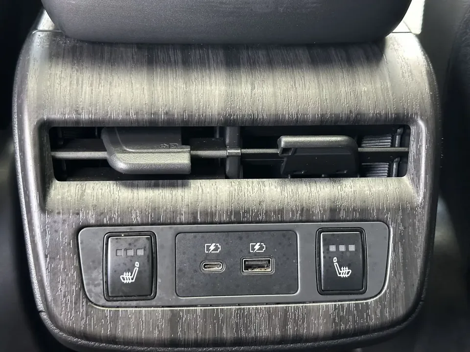 Nissan Ariya ARIYA ARIYA 2022 Two-wheel drive long-range top version 2022 — миниатюра 3