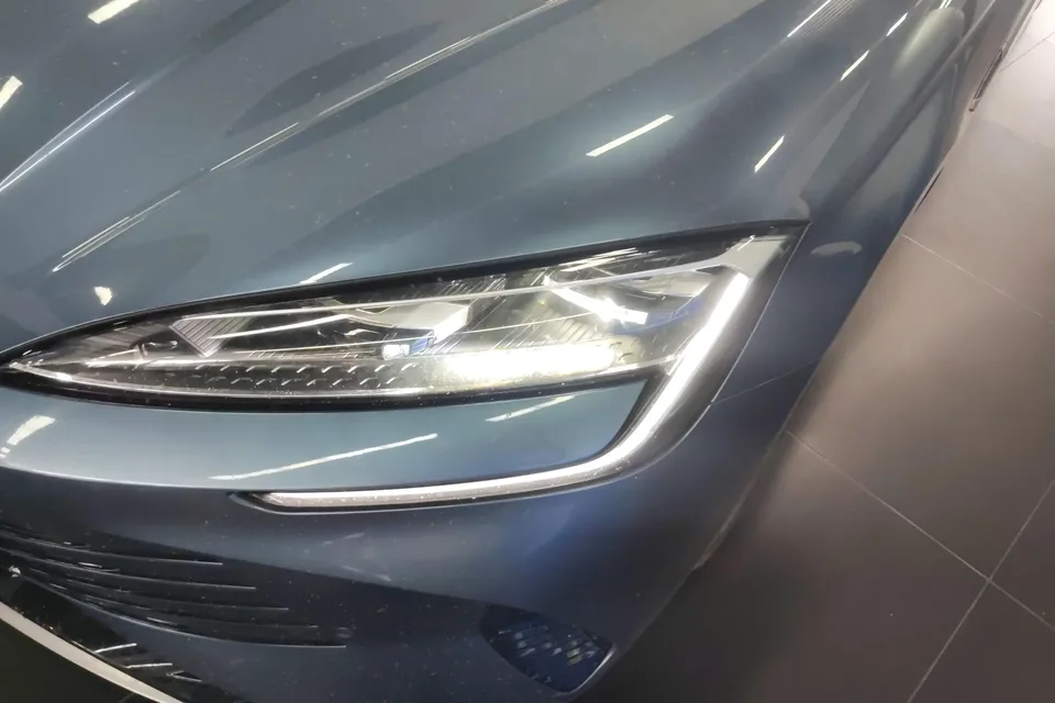 BYD Seal DM Seal DM 2023 DM-i 1.5L 121KM Premium 2023 — thumbnail 2