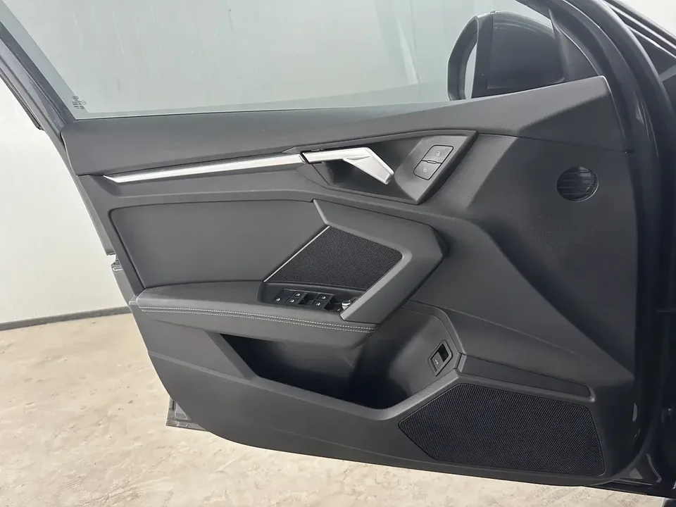 Audi A3 Audi A3 2022 A3L Limousine 35 TFSI Stylish Sports 2022 — thumbnail 3