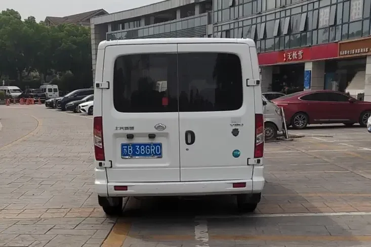 Datong Xintu V80 Xintu V80 2023 2.0T Manual Classic Aoyuntong Power Edition Short Axis Ultra Low Top 5/6 Seaters 2023 — thumbnail 2