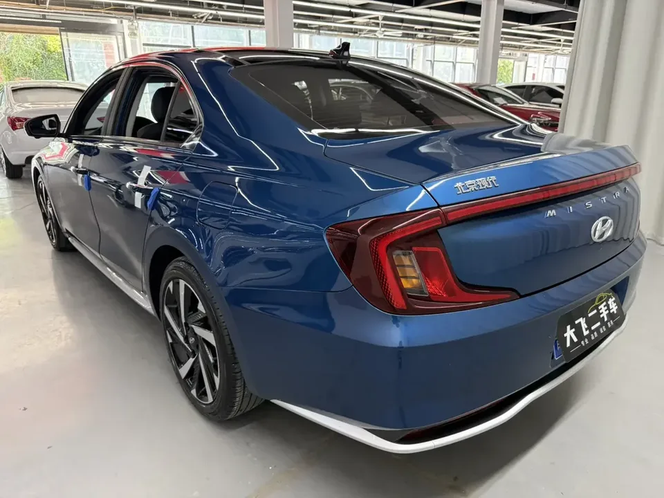 Hyundai Famous pictures famous pictures 2021 1.8L MPi CVT Premium Edition LUX 2022 — thumbnail 4