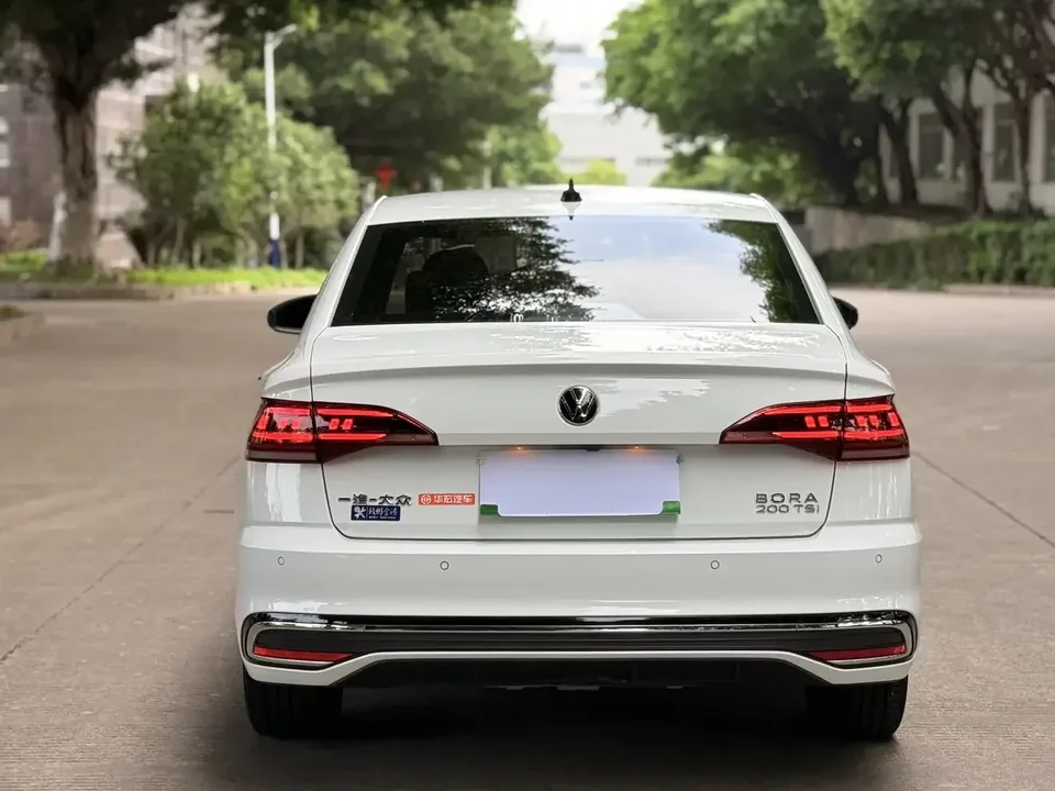 Volkswagen Bora Bora 2023 200TSI DSG Joy Travel PRO Edition 2024 — thumbnail 5