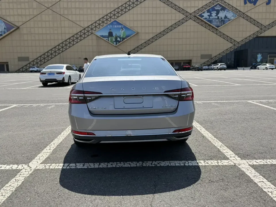 Skoda Superb Speedy 2024 TSI280 DSG Premium Edition 2023 — thumbnail 2