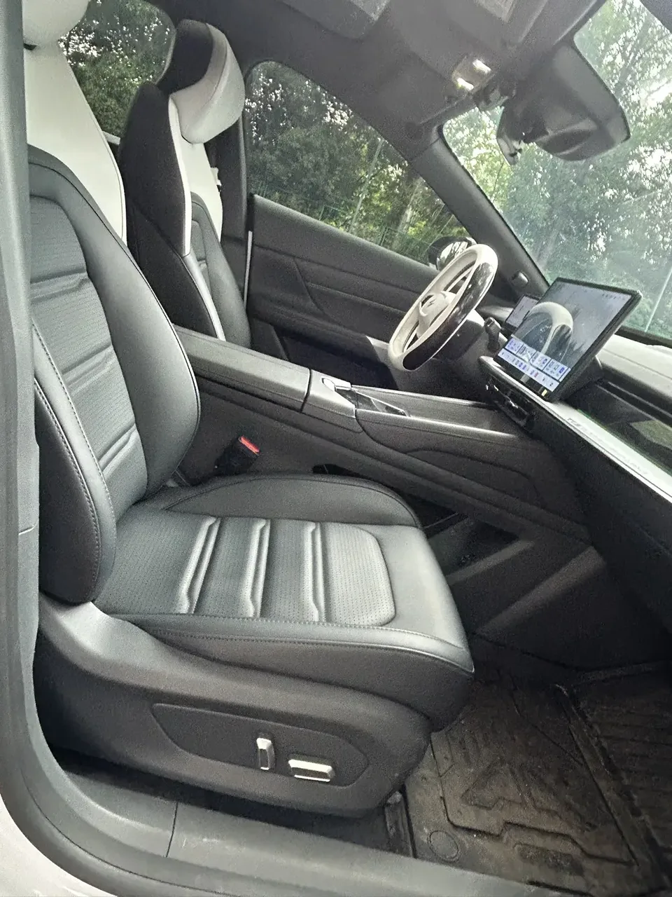 Dongfeng YiPai 007 Yipai 007 2024 Extended Range 200 Ruyi Edition 2024 — thumbnail 2