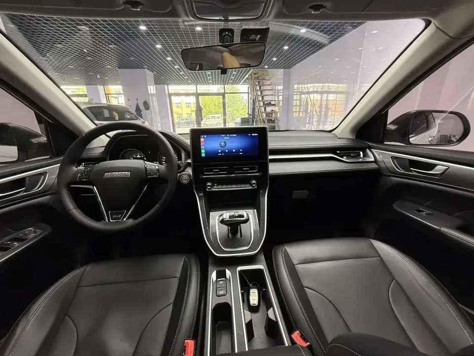 Haval M6 Haval M6 2021 PLUS 1.5T Manual Luxury Smart Connection 2022 — thumbnail 5