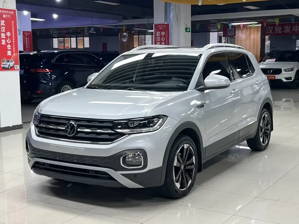 Volkswagen Explore the shadows Explore the shadows 2021 1.5L Automatic Joy-Link Edition 2022 — photo 1, buy with delivery to Moscow