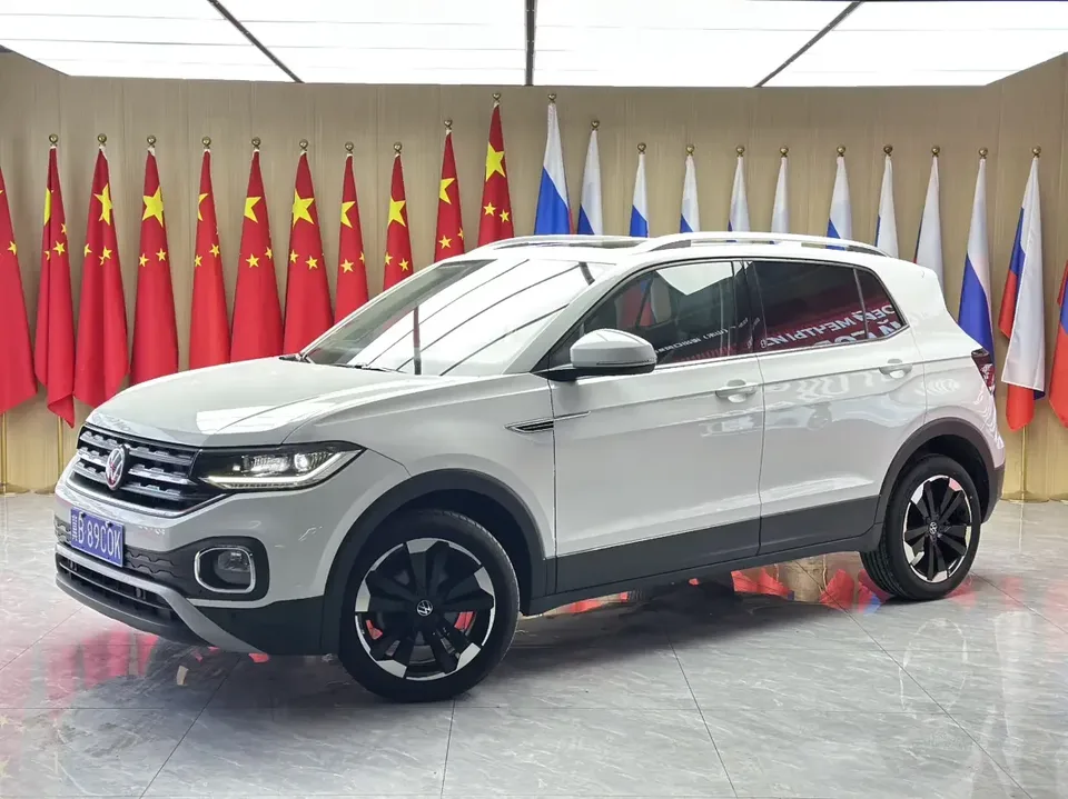 Volkswagen Explore the shadows Explore the shadows 2021 1.5L Automatic Joy-Link Edition 2022 — photo 1, buy with delivery to Moscow