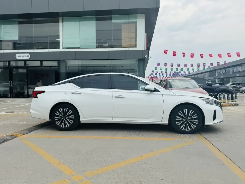 Nissan Altima Sound of nature 2025 2.0L XL-TLS Enjoy Edition 2024 — миниатюра 2