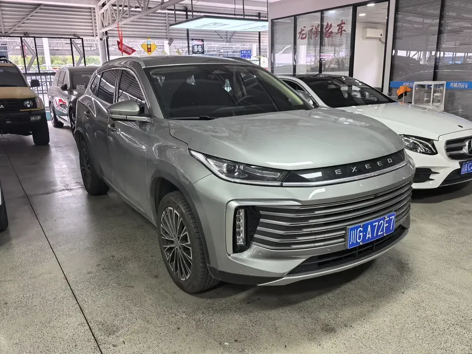 Exeed TXL Stars in the clouds 2024 Lingyun 300T 2WD Star Edition 2024 — thumbnail 3