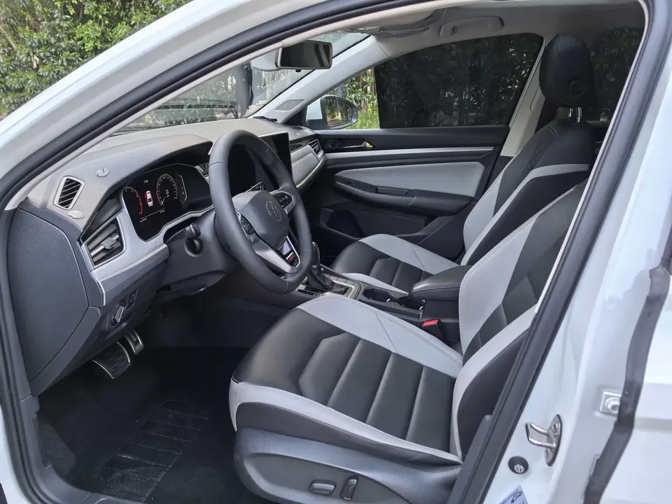 Volkswagen Bora Bora 2023 300TSI DSG Premium Edition 2024 — thumbnail 4