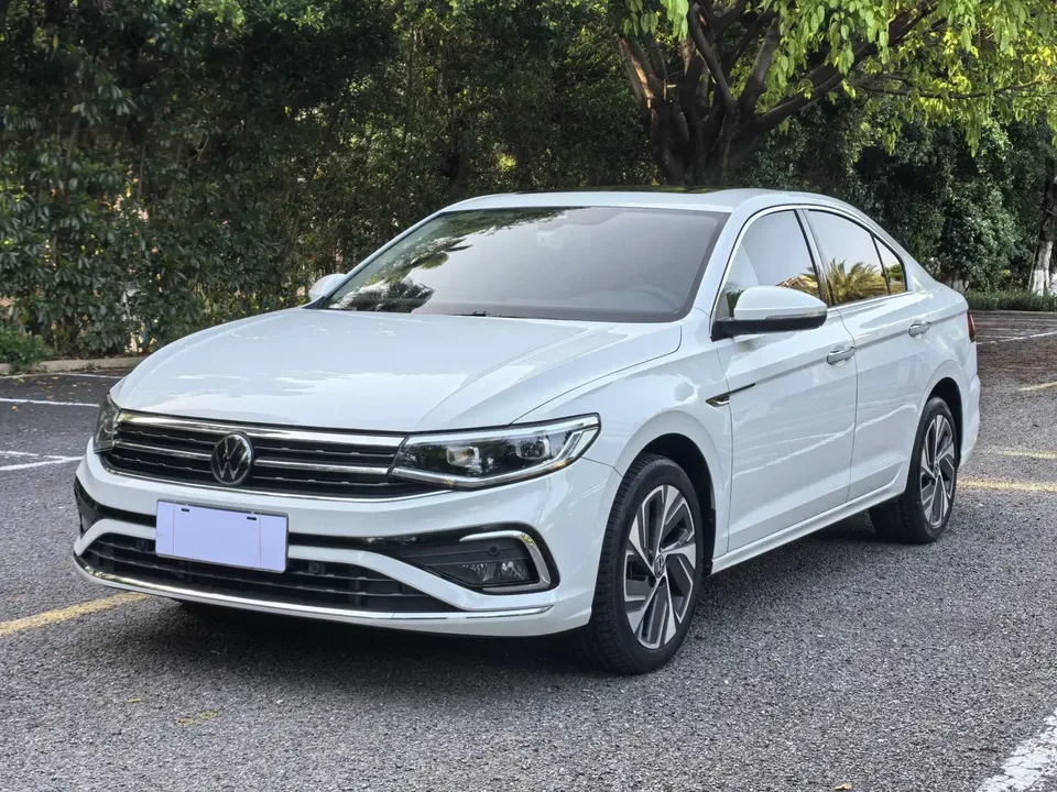 Volkswagen Bora Bora 2023 300TSI DSG Premium Edition 2024 — photo 1, buy with delivery to Moscow