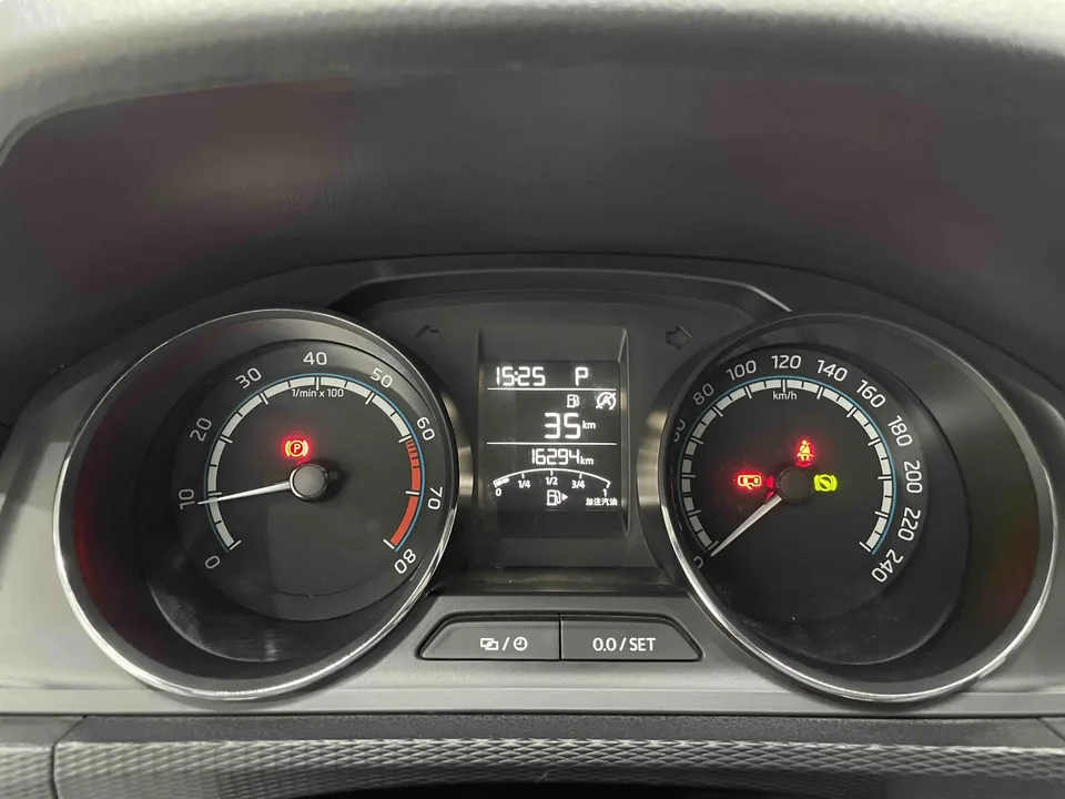 Skoda Comek Comek 2022 1.5L Automatic Comfort Edition 2022 — thumbnail 4