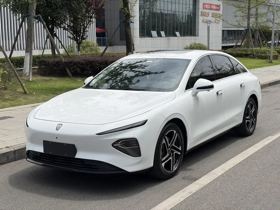 Roewe D7 EV Roewe D7 EV 2023 510 RWD Excellence Edition 2024 — фото 1, купить с доставкой в Москву