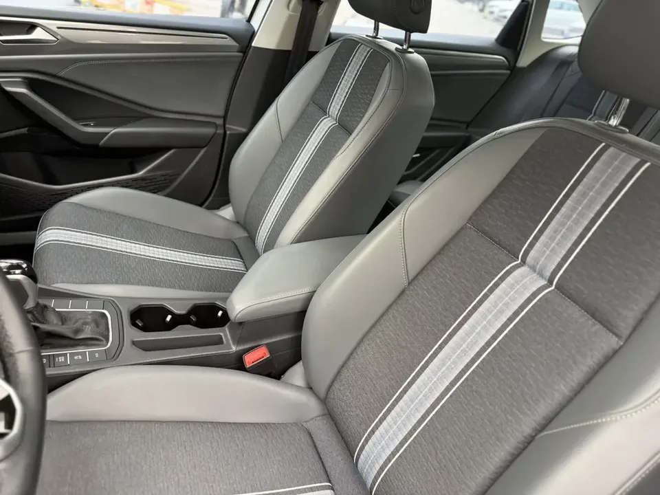 Volkswagen Sagitar Sagitar 2024 200TSI DSG Flying Edition 2024 — thumbnail 3