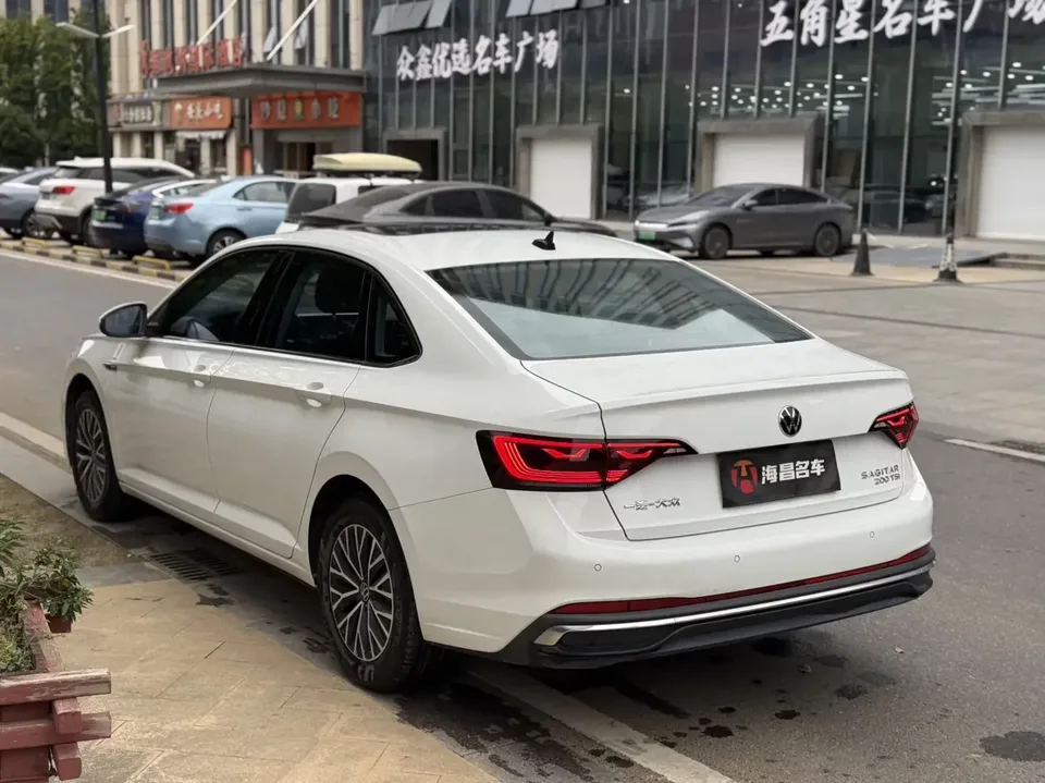 Volkswagen Sagitar Sagitar 2024 200TSI DSG Flying Edition 2024 — thumbnail 4