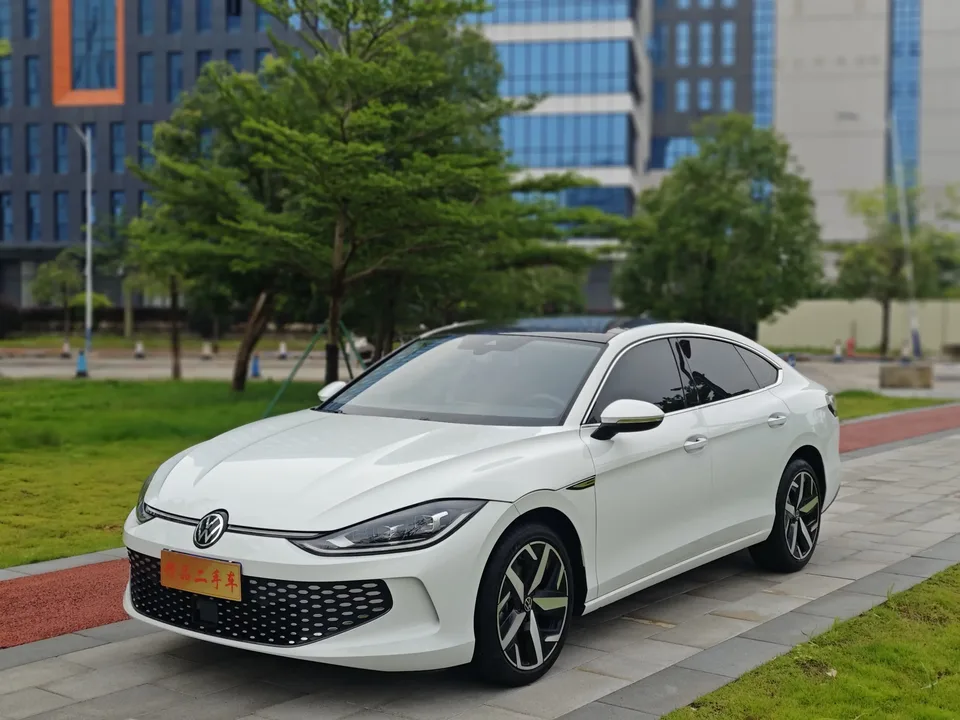 Volkswagen Lamando Lingdu 2024 Lingdu L 280TSI DSG Cool Edition 2024 — photo 1, buy with delivery to Moscow