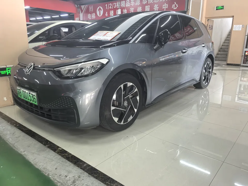 Volkswagen ID.3 Volkswagen ID.3 2024 Outstanding Edition 2024 — photo 1, buy with delivery to Moscow