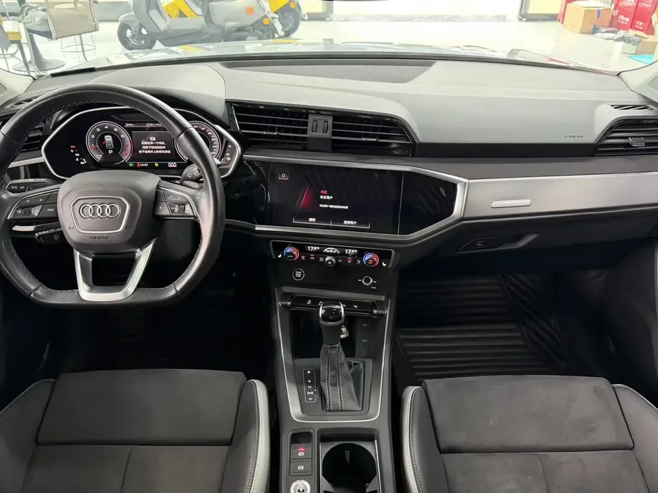 Audi Q3 Audi Q3 2022 35 TFSI Stylish Dynamic 2022 — thumbnail 3