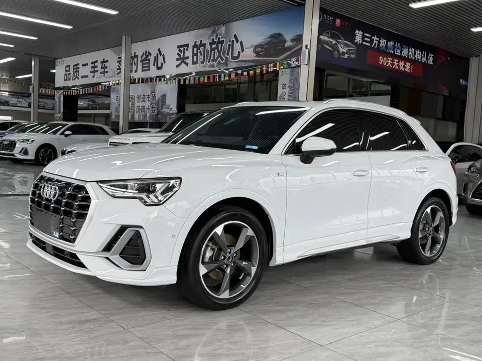 Audi Q3 Audi Q3 2022 35 TFSI Stylish Dynamic 2022 — photo 1, buy with delivery to Moscow