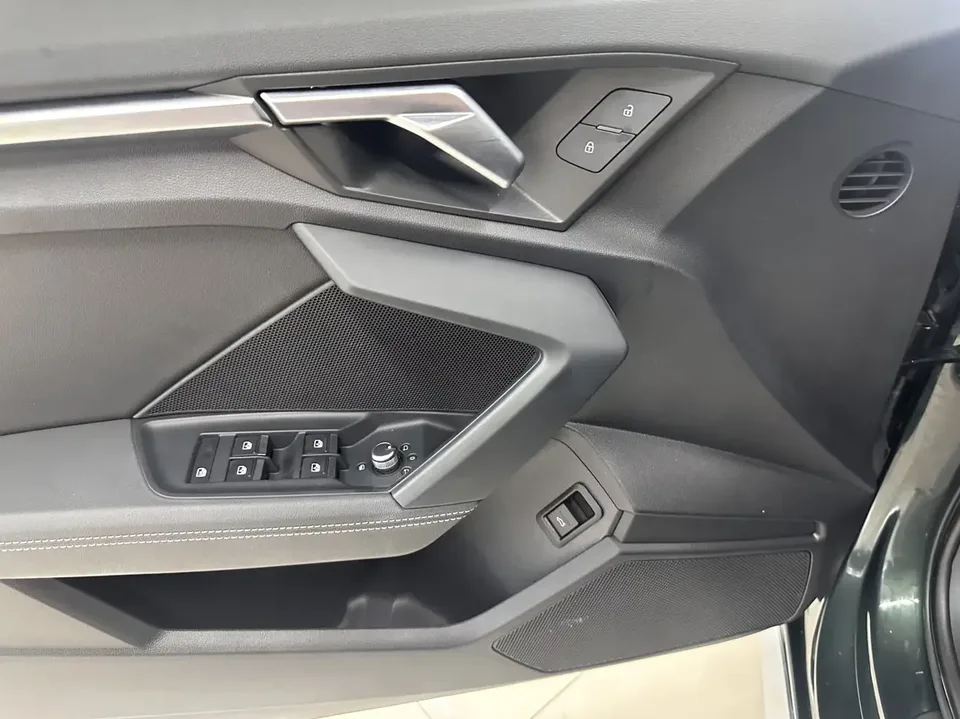 Audi A3 Audi A3 2023 Sportback 35 TFSI Stylish and sporty 2023 — thumbnail 5