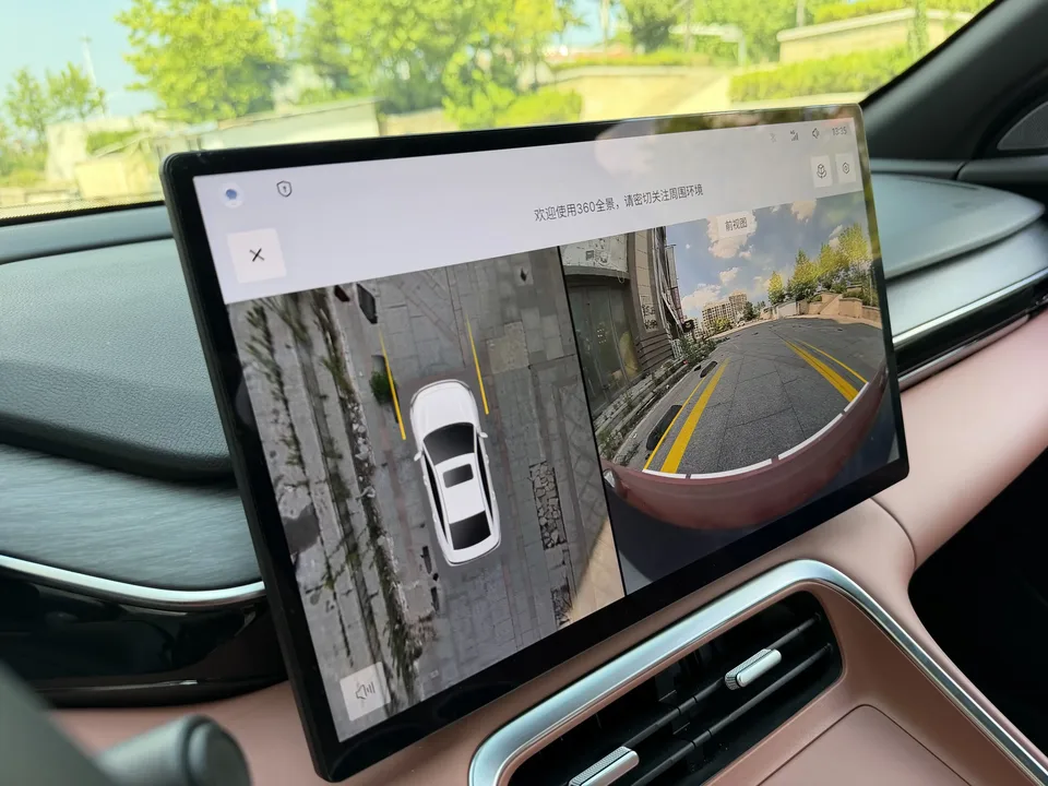Geely Galaxy L6 Galaxy L6 2025 1.5 EM-i DHT 140KM Exploration+ Edition 2025 — thumbnail 4