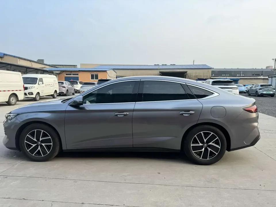 BYD Qin L DM Qin L DM 2025 DM-i 80KM Intelligent Driving Edition 2024 — thumbnail 4