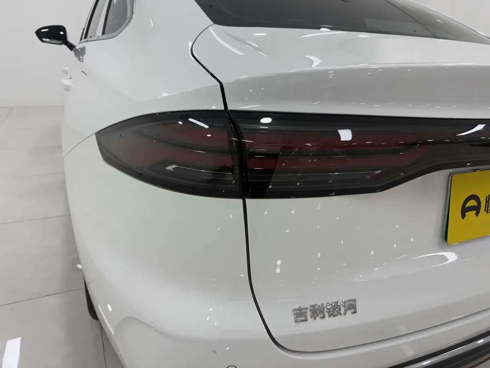 Geely Galaxy Star 6 Galaxy Star 6 2026 60km Exploration Edition 2025 — thumbnail 4