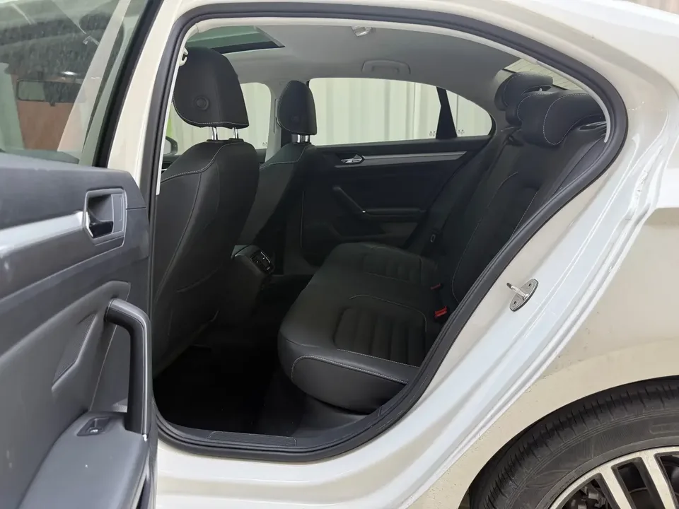Volkswagen Lamando Lingdu 2021 280TSI DSG Comfort Edition 2022 — thumbnail 4