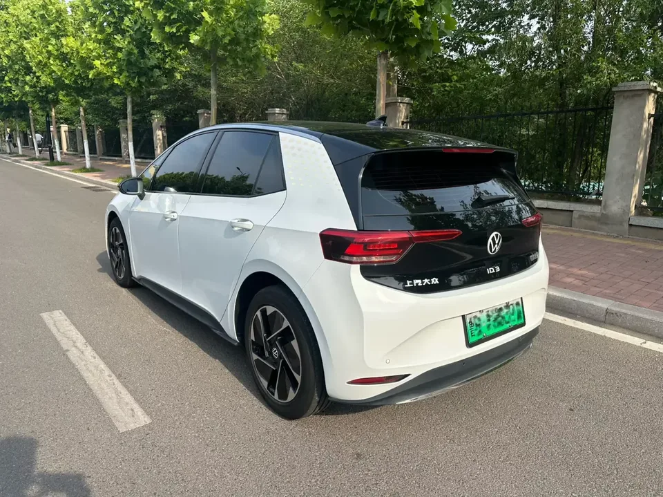 Volkswagen ID.3 Volkswagen ID.3 2024 Outstanding Edition 2024 — thumbnail 2