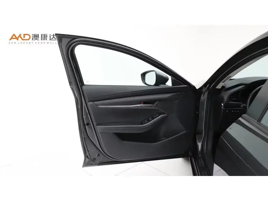 Mazda Axela Mazda3 Angkesela 2023 2.0L Automatic Premium Edition 2024 — thumbnail 3