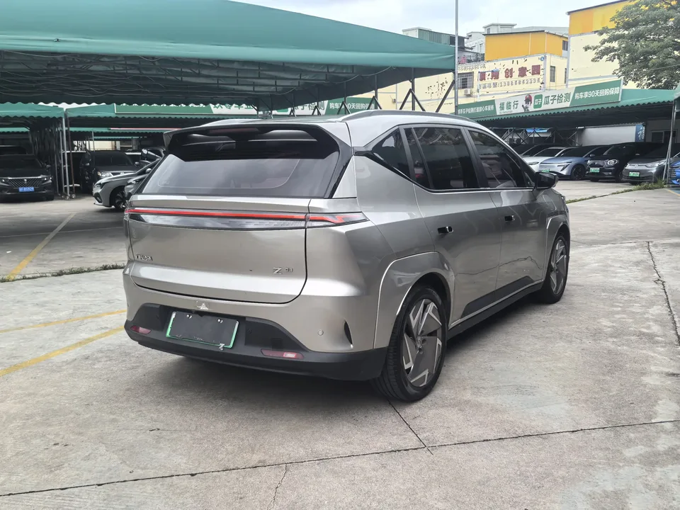 HYCAN Hechuang Z03 Hechuang Z03 2022 620 Cool Edition 76.8kWh 2023 — миниатюра 5