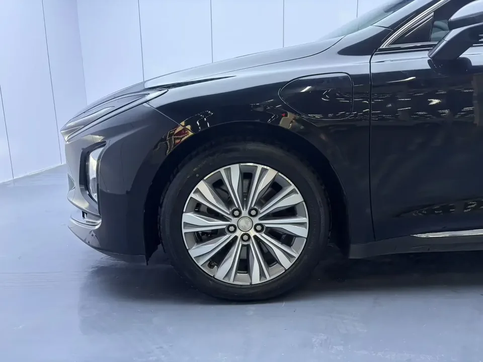 Hongqi E-QM5 Hongqi E-QM5 2024 500km travel version 100kW 2024 — thumbnail 3