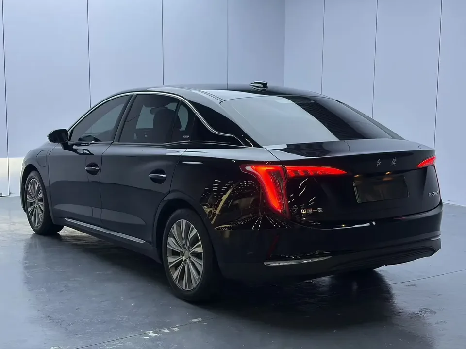 Hongqi E-QM5 Hongqi E-QM5 2024 500km travel version 100kW 2024 — thumbnail 5